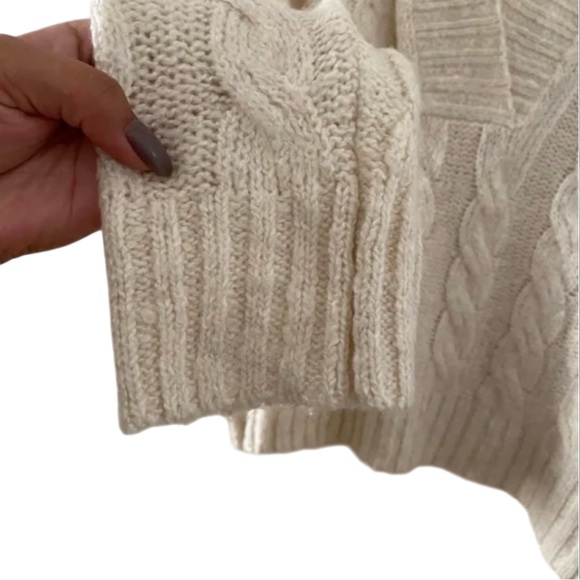 American Eagle Soft And Cozy Sweater - Picture 2 of 4